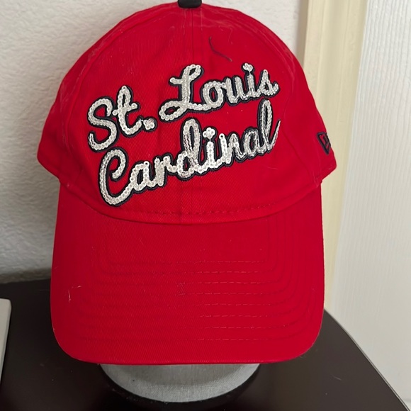 NEW St Louis Cardinals women hat with classic St Louis sequence sparkling design - Picture 1 of 4